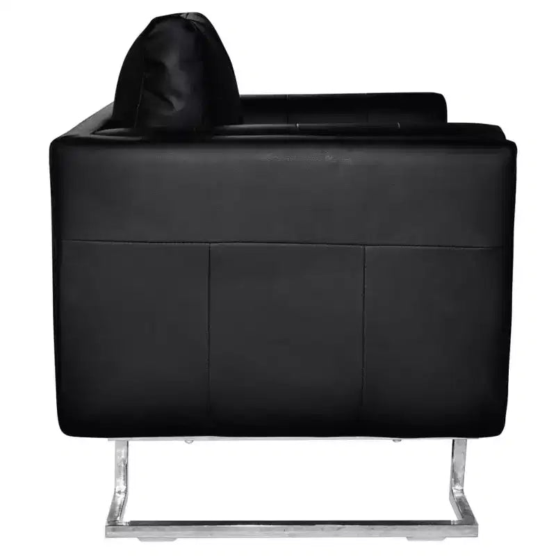 Poltrona moderna a cubo con piedini cromati, rivestita in pelle nera - Nera