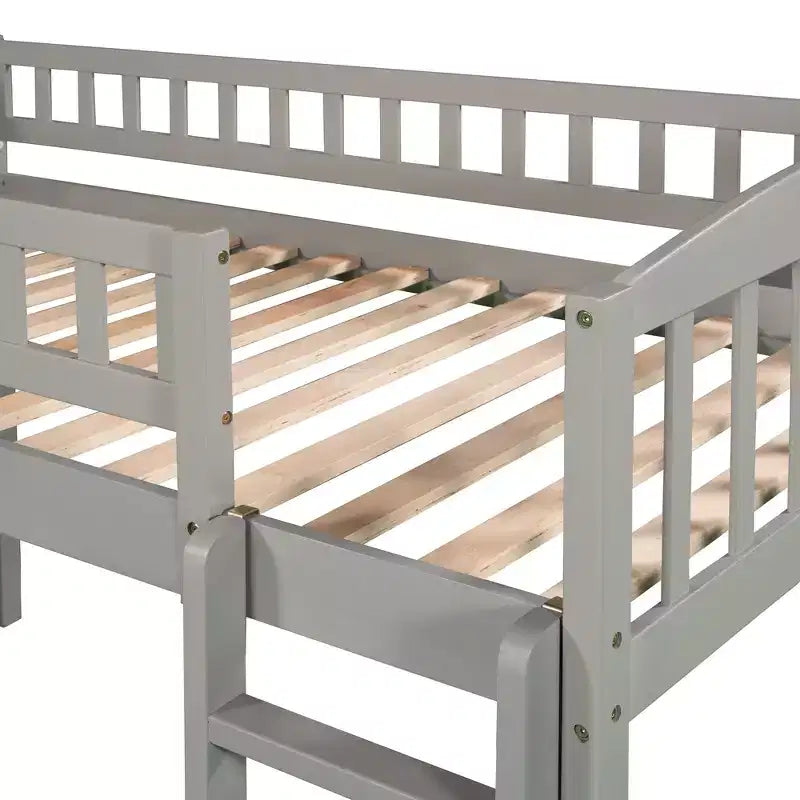 Letto a soppalco matrimoniale con scivolo e scaletta, struttura in legno per bambini e bambine