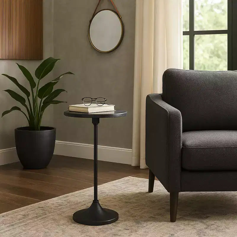 Elegante tavolino, tavolino da appoggio o comodino piccolo per l'arredamento della stanza - Tavolino da bevande sottile in metallo con piano in marmo e base a tromba
