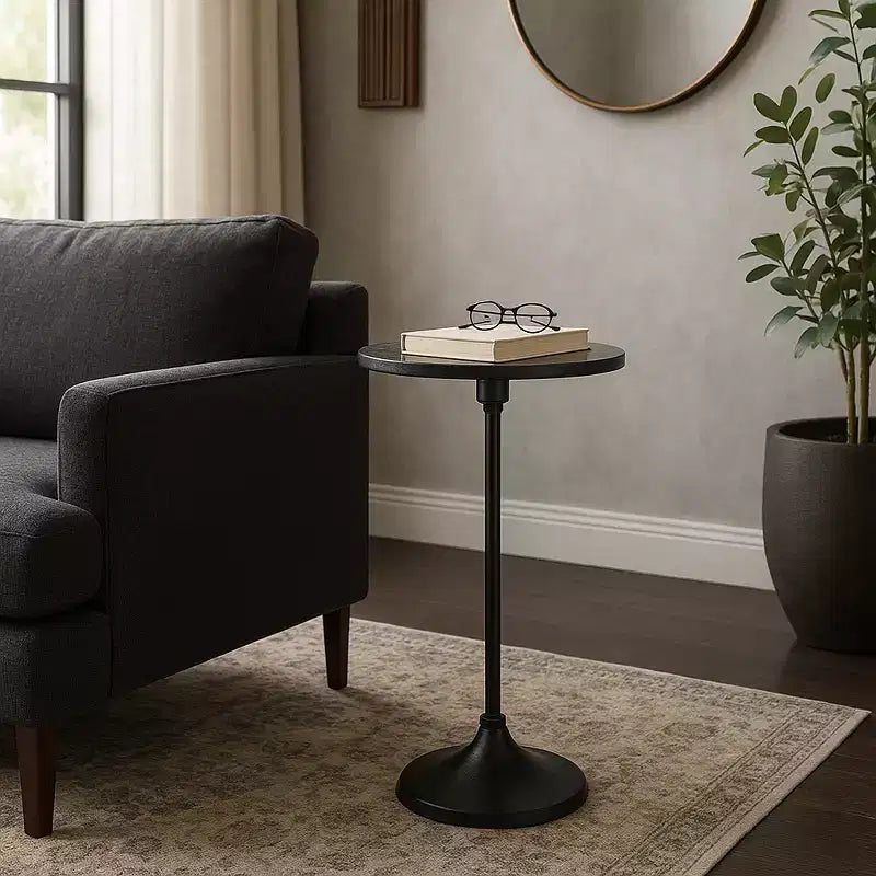 Elegante tavolino, tavolino da appoggio o comodino piccolo per l'arredamento della stanza - Tavolino da bevande sottile in metallo con piano in marmo e base a tromba