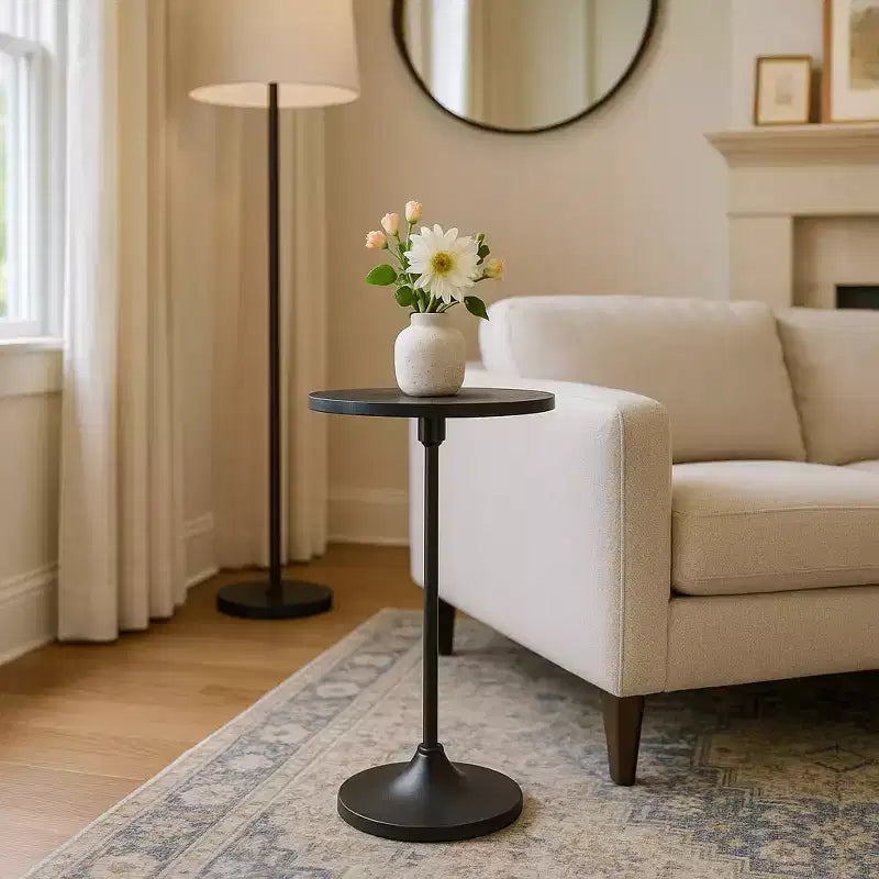 Elegante tavolino, tavolino da appoggio o comodino piccolo per l'arredamento della stanza - Tavolino da bevande sottile in metallo con piano in marmo e base a tromba