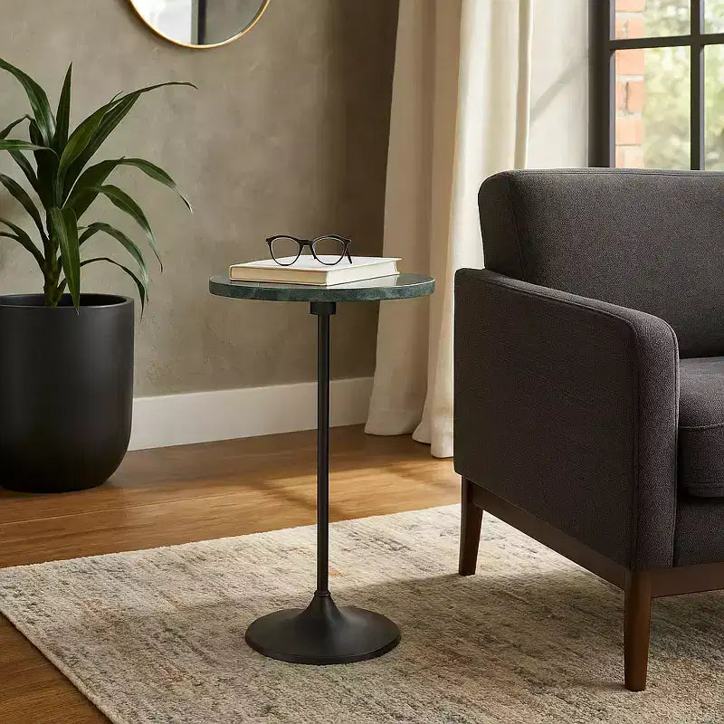 Elegante tavolino, tavolino da appoggio o comodino piccolo per l'arredamento della stanza - Tavolino da bevande sottile in metallo con piano in marmo e base a tromba