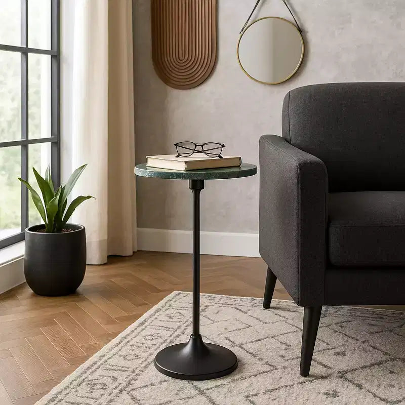 Elegante tavolino, tavolino da appoggio o comodino piccolo per l'arredamento della stanza - Tavolino da bevande sottile in metallo con piano in marmo e base a tromba