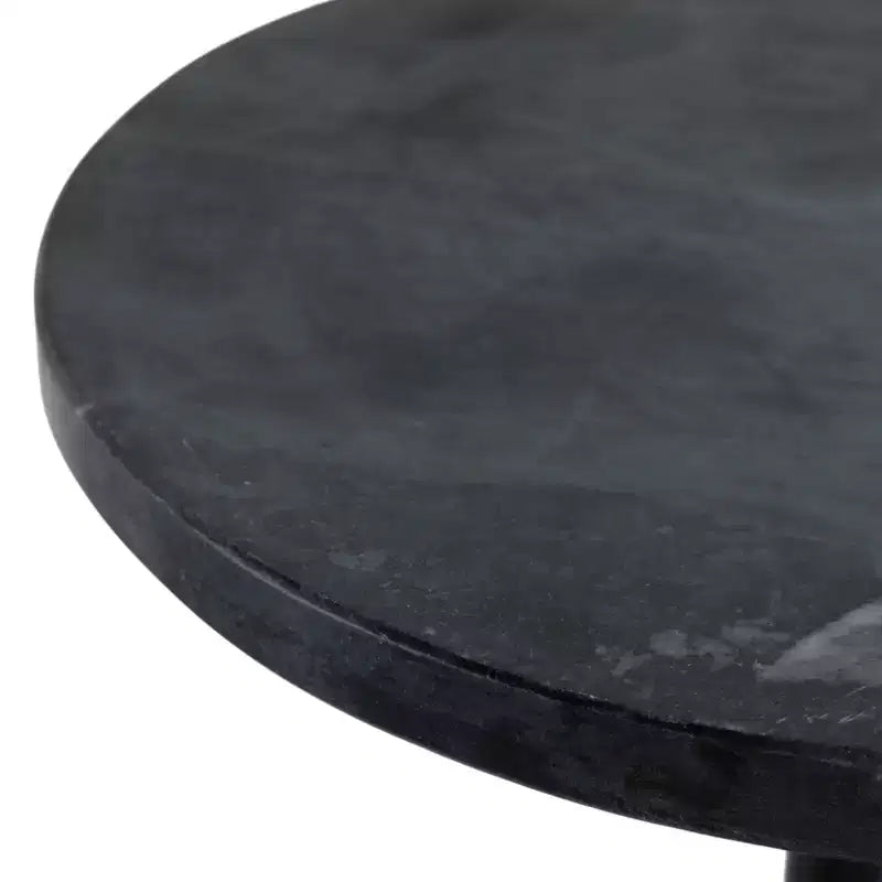 Elegante tavolino, tavolino da appoggio o comodino piccolo per l'arredamento della stanza - Tavolino da bevande sottile in metallo con piano in marmo e base a tromba